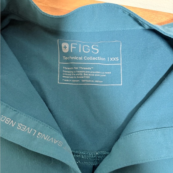 Figs Scrub Set - Picture 2 of 3